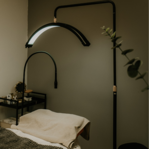 Half moon työvalo 50W Musta